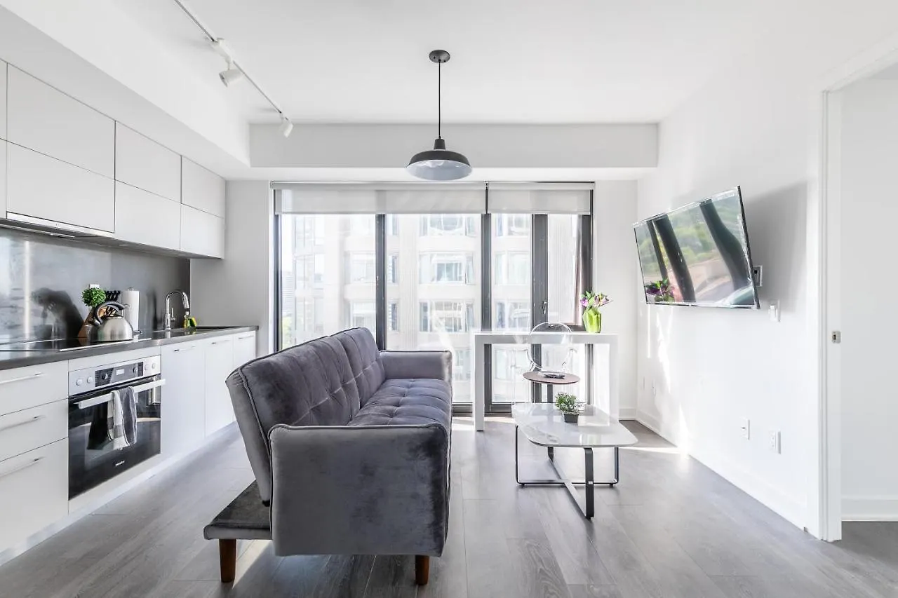 公寓 Designer 1Br + Study Suite In Coveted Yorkville 多伦多 加拿大