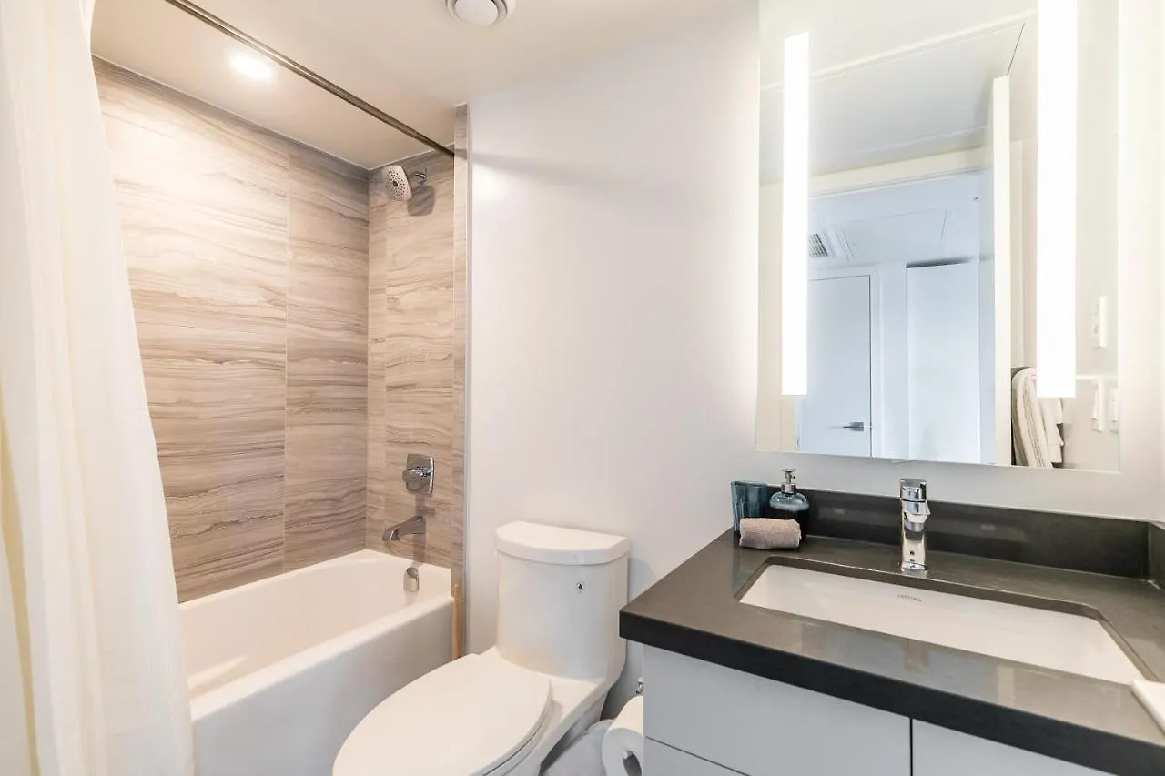 公寓 Designer 1Br + Study Suite In Coveted Yorkville 多伦多