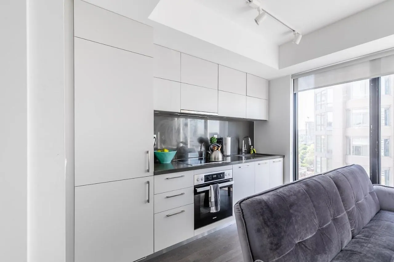公寓 Designer 1Br + Study Suite In Coveted Yorkville 多伦多 加拿大