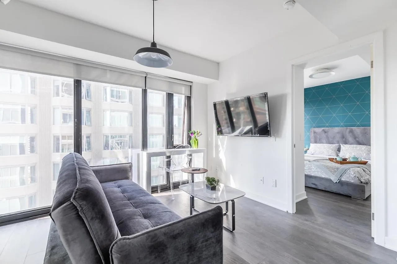 Designer 1Br + Study Suite In Coveted Yorkville 多伦多 0*,  加拿大