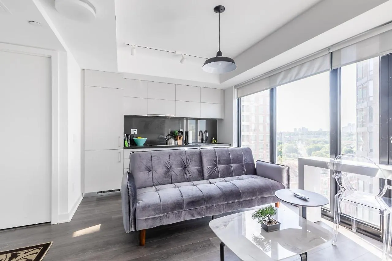 公寓 Designer 1Br + Study Suite In Coveted Yorkville 多伦多