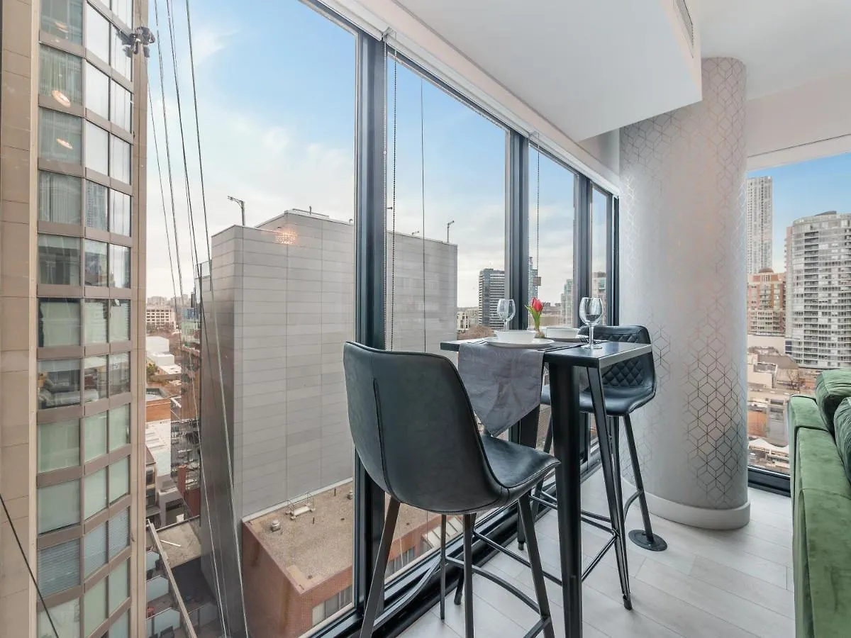 Designer 1Br + Study Suite In Coveted Yorkville 多伦多 公寓