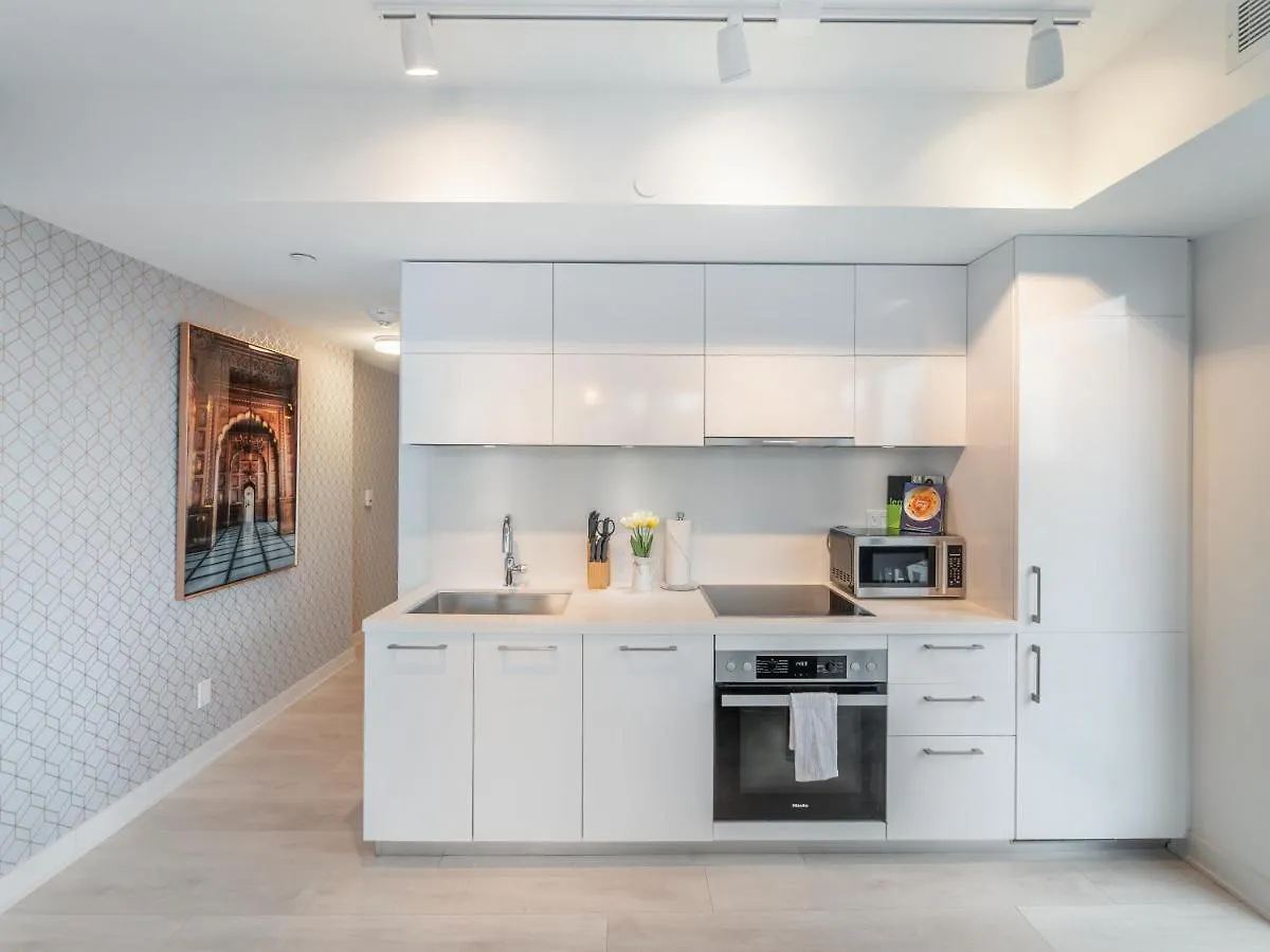 公寓 Designer 1Br + Study Suite In Coveted Yorkville 多伦多 加拿大