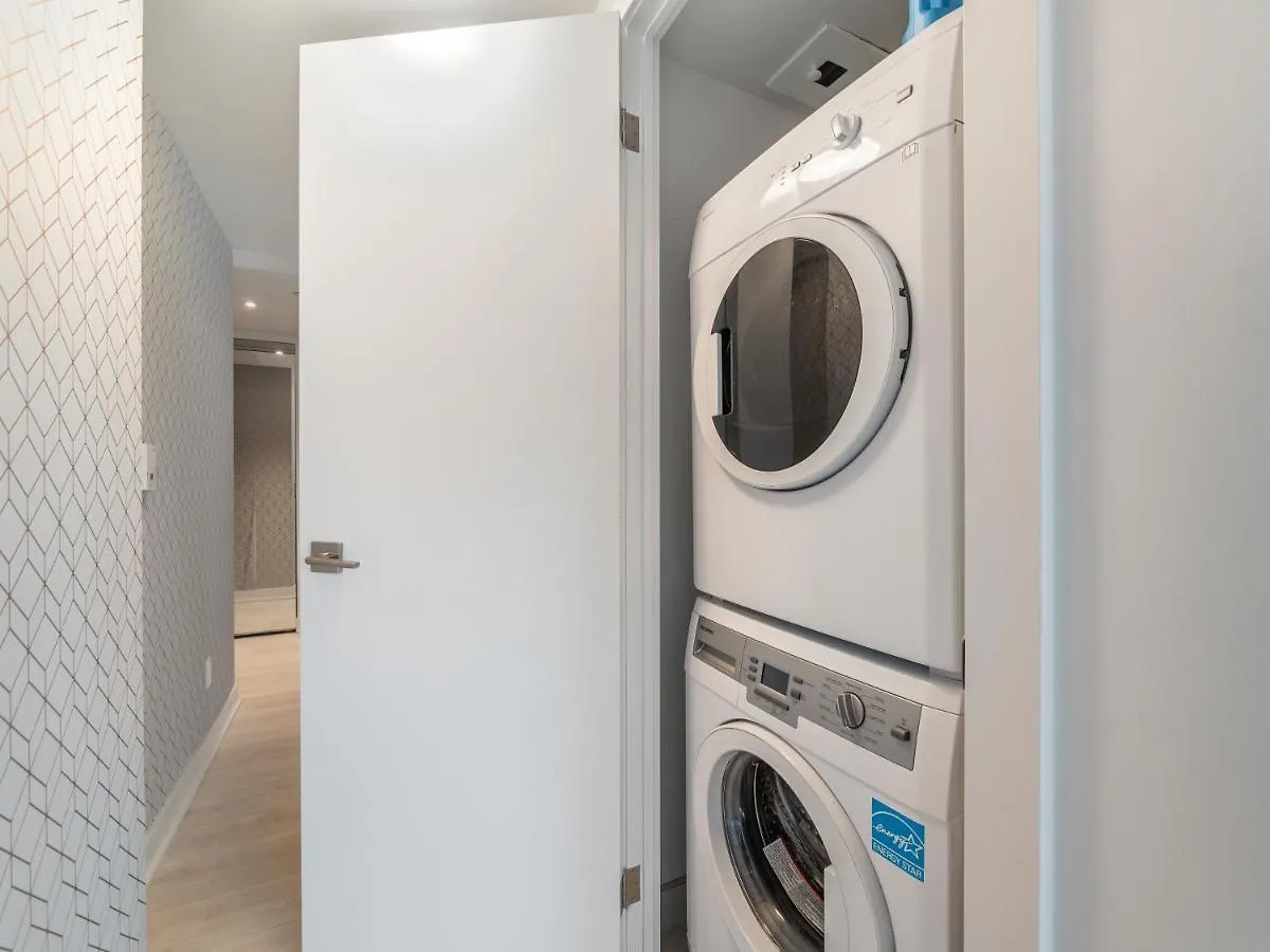 Designer 1Br + Study Suite In Coveted Yorkville 多伦多 公寓