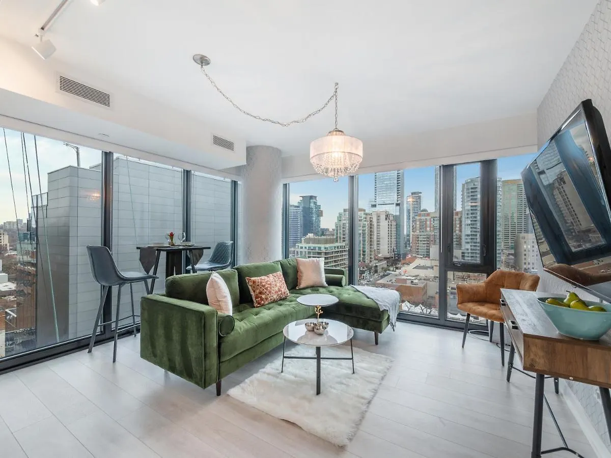 Designer 1Br + Study Suite In Coveted Yorkville 多伦多 加拿大